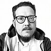 Schwarz-Weißes Portraitbild von Lutz Blumberg – 